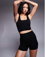 Icon seamless rib set in black