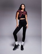 Icon seamless rib set in black