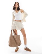 baby lock top in white