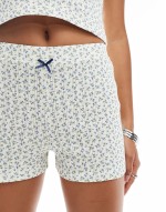 mini short in ditsy floral print