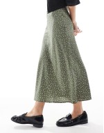 floral spot print midi skirt in green