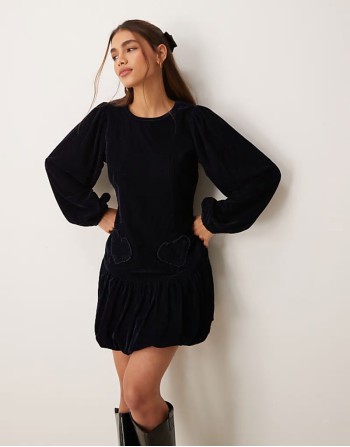 heart detail velvet mini dress in navy